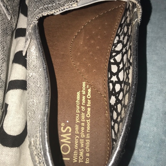 Toms Sequined Silver Size 6W - Picture 4 of 6